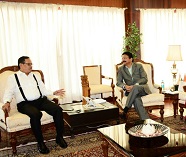 The Governor of Arunachal Pradesh Shri JP Rajkhowa with the Governor of Maharashtra, Shri Chennamaneni Vidyasagar Rao at Raj Bhavan, Mumbai on 4th May 2016. 